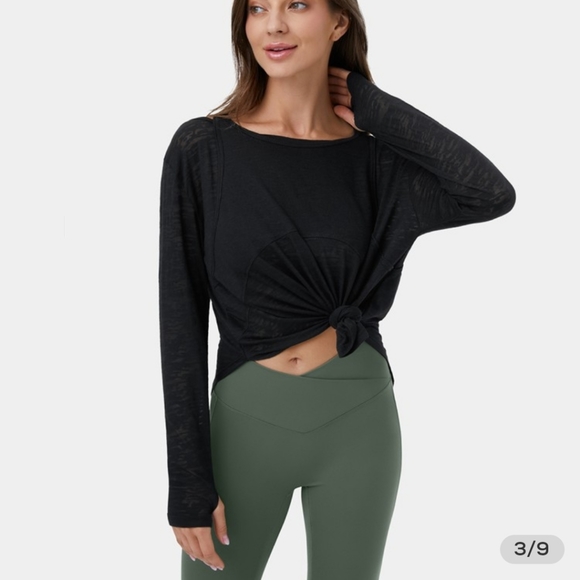 HALARA Black top. - Picture 2 of 3